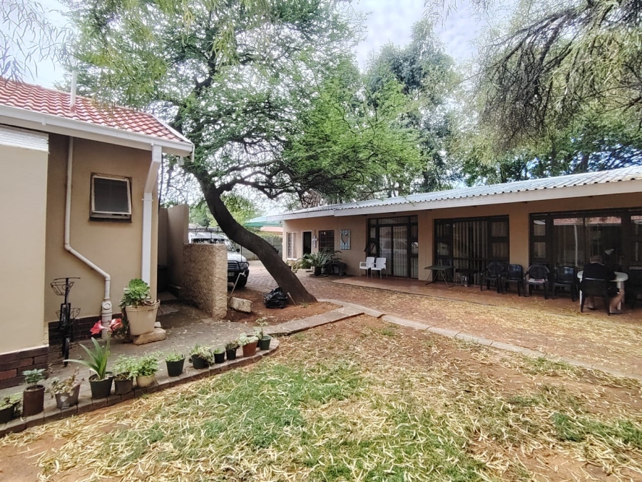 8 Bedroom Property for Sale in Universitas Free State